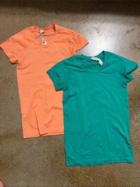 lululemon athletica Short Sleeve Tee in Coral Orange & Teal